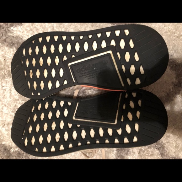 Authentic Women’s Adidas NMD Shoes Sz 7 - Picture 3 of 3